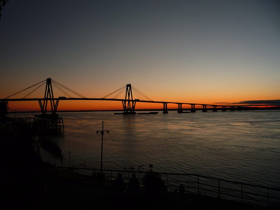 El Puente General Belgrano al atardecer